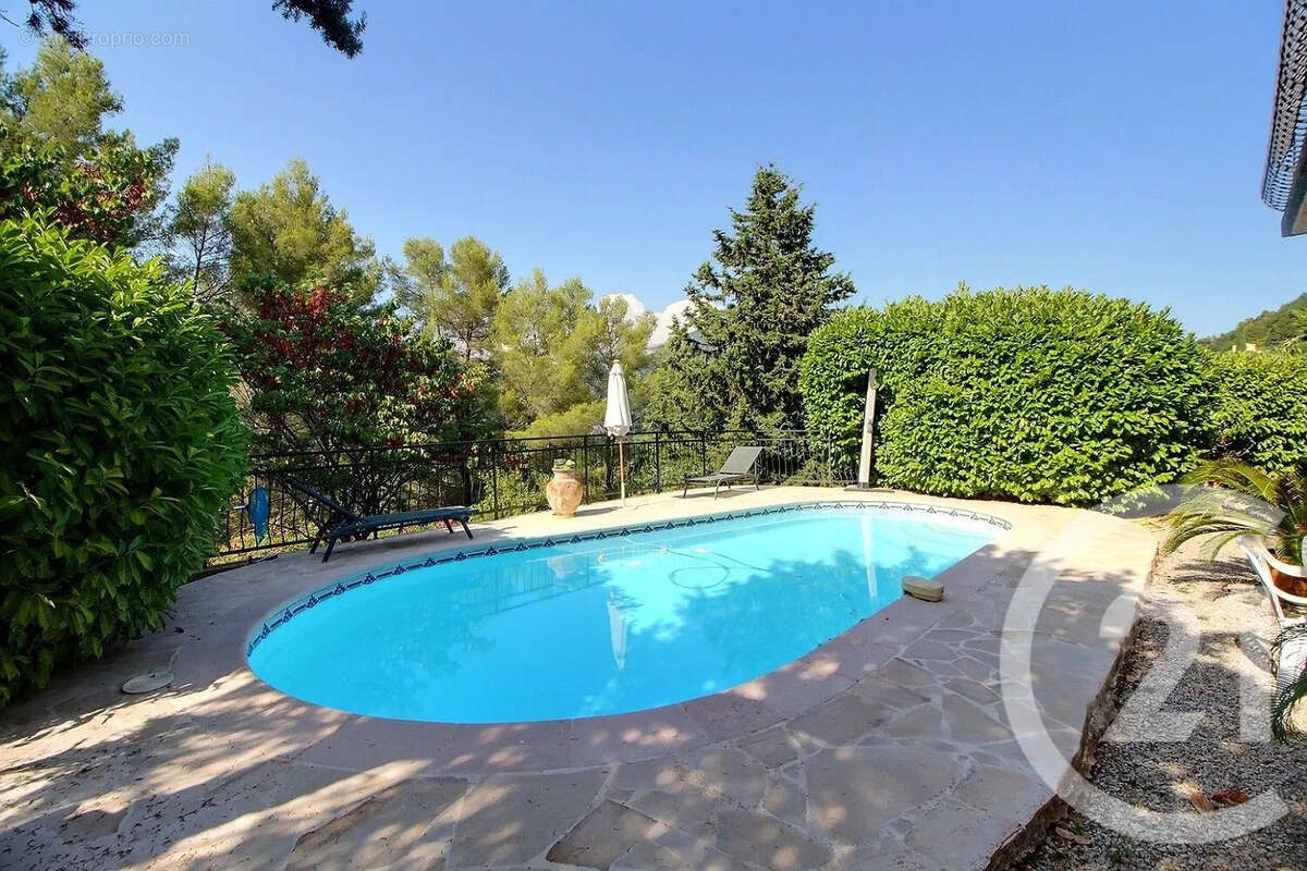 Maison 133 m² à Chateauneuf-Grasse  - photo 17