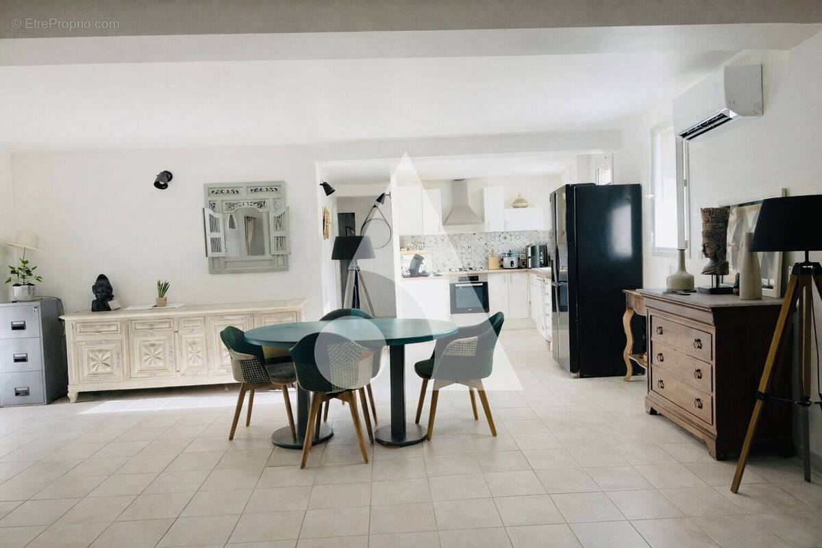 Appartement à VILLELAURE