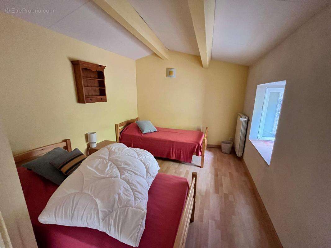 Maison à SAINT-PIERRE-SAINT-JEAN