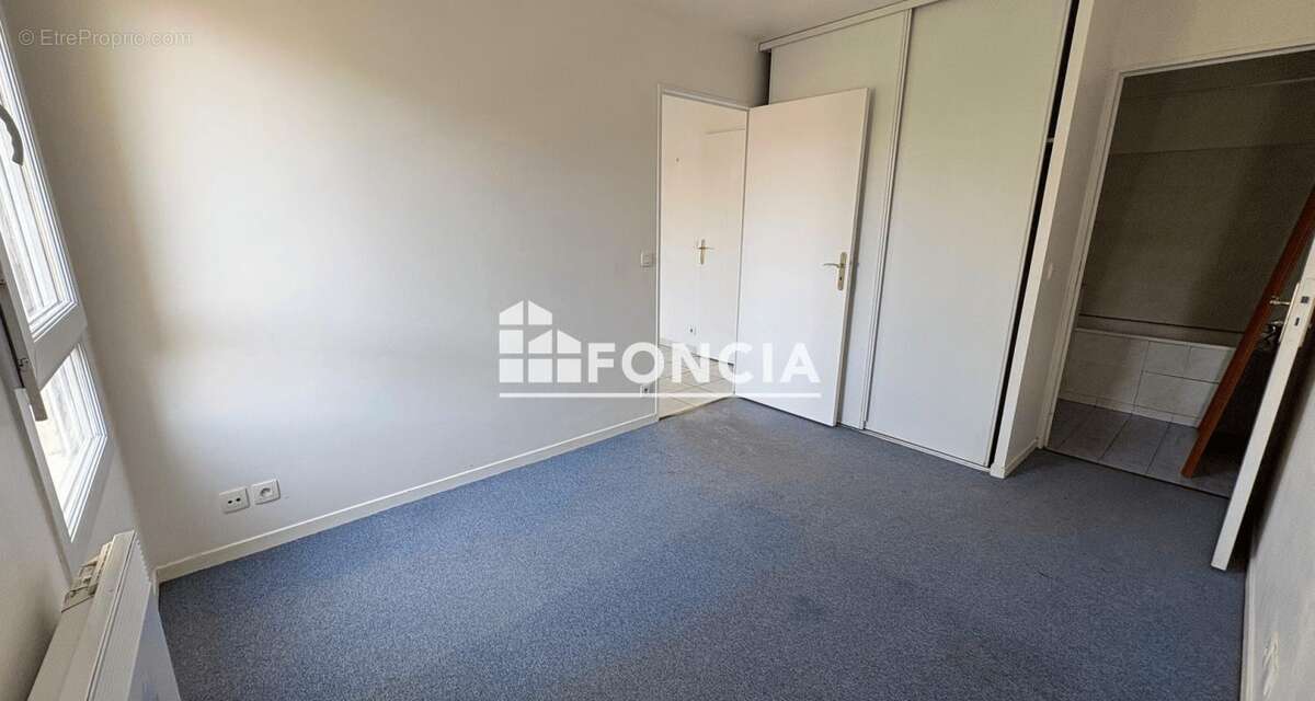 Proche RER - 2 pièces avec balcon et parking - photo 10