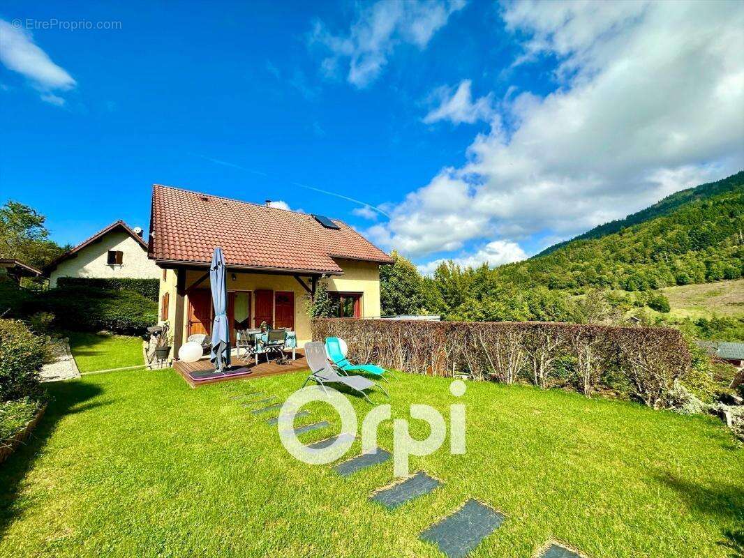 Maison à SAINT-MURY-MONTEYMOND