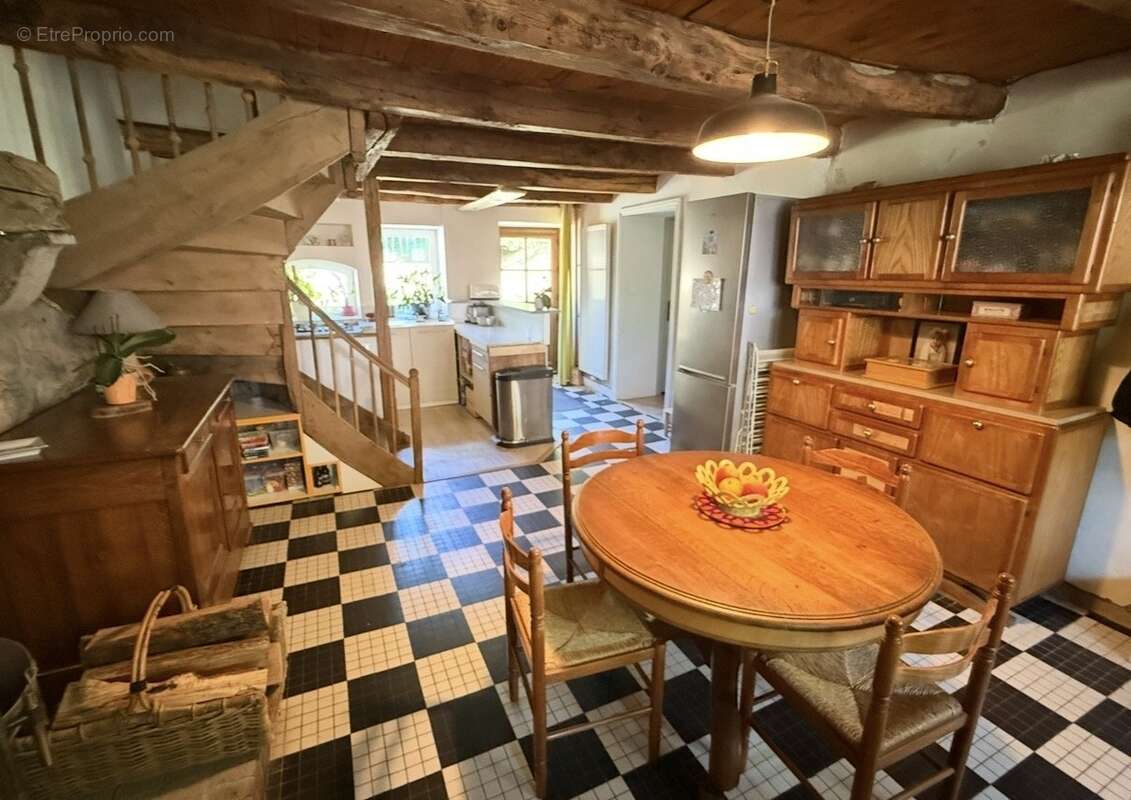 Maison à BOYEUX-SAINT-JEROME