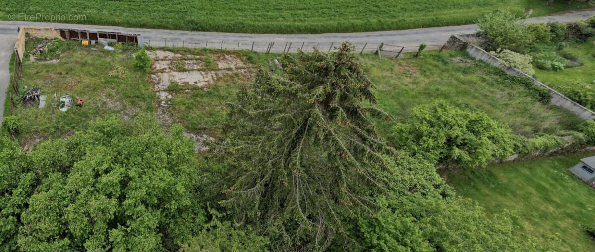 Terrain à PECQUEUSE