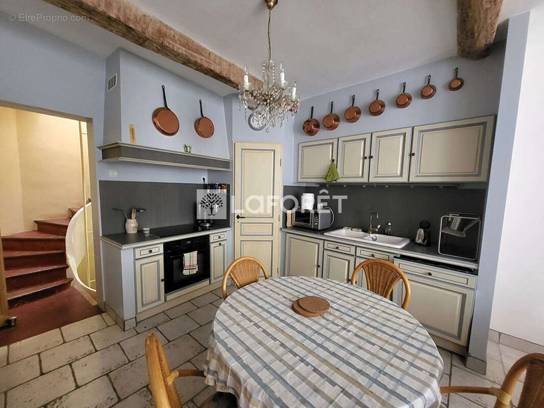 Maison à L'ISLE-SUR-LA-SORGUE