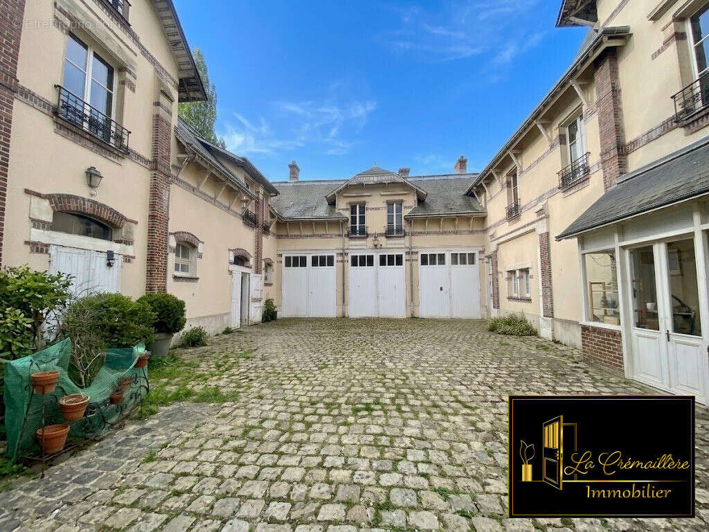 Appartement à SAINT-ARNOULT-EN-YVELINES