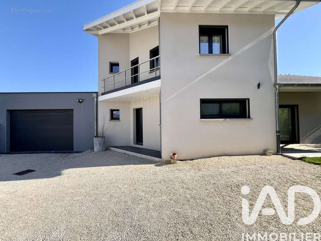 Photo 2 - Maison à CHAMP-SUR-DRAC