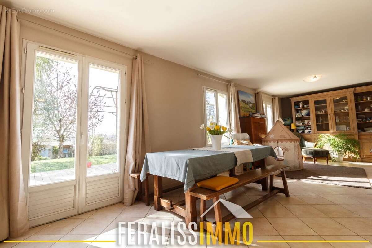 Maison à VAUX-SUR-SEINE