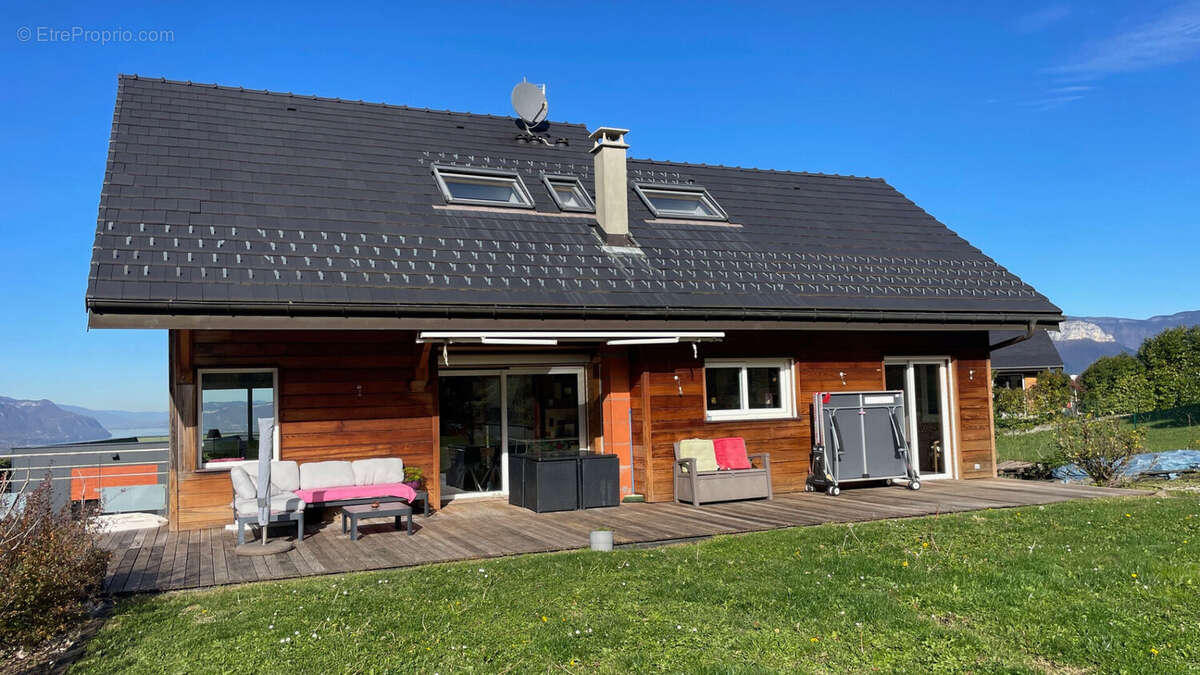 Maison à MONTAGNOLE