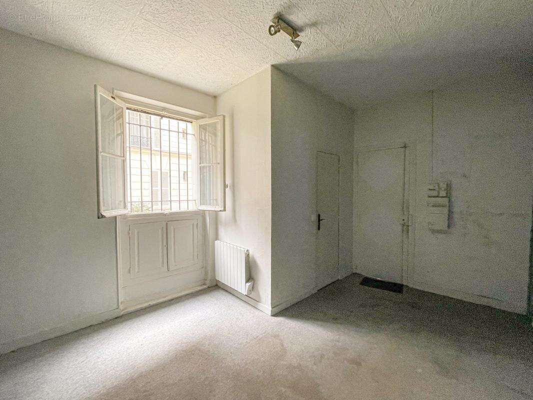 Commerce à PARIS-18E