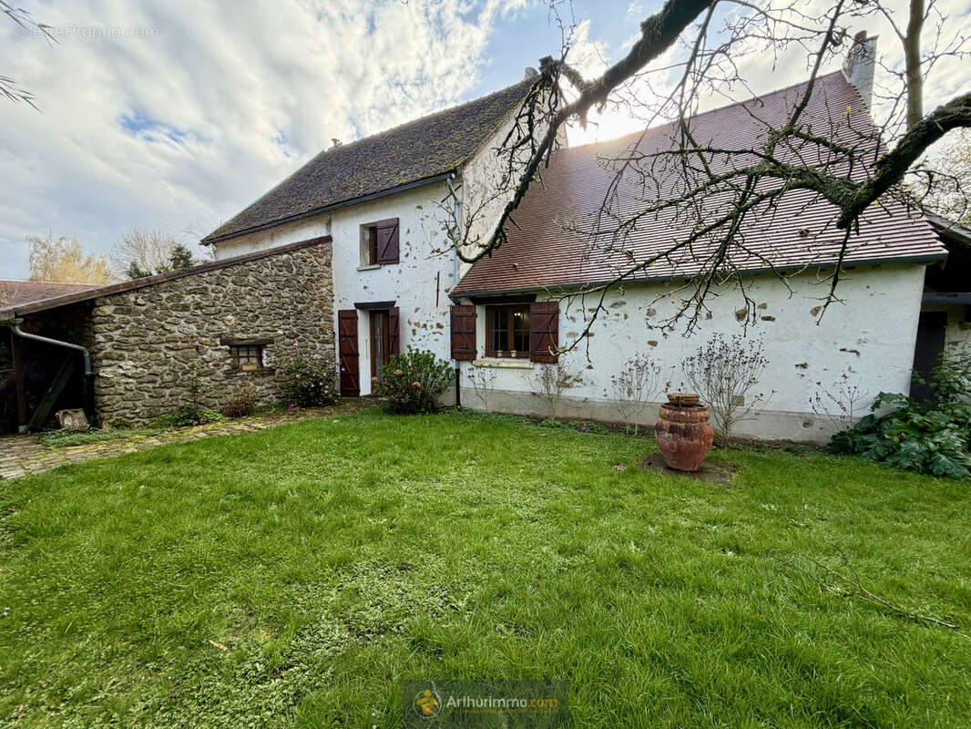 Maison à CRECY-LA-CHAPELLE