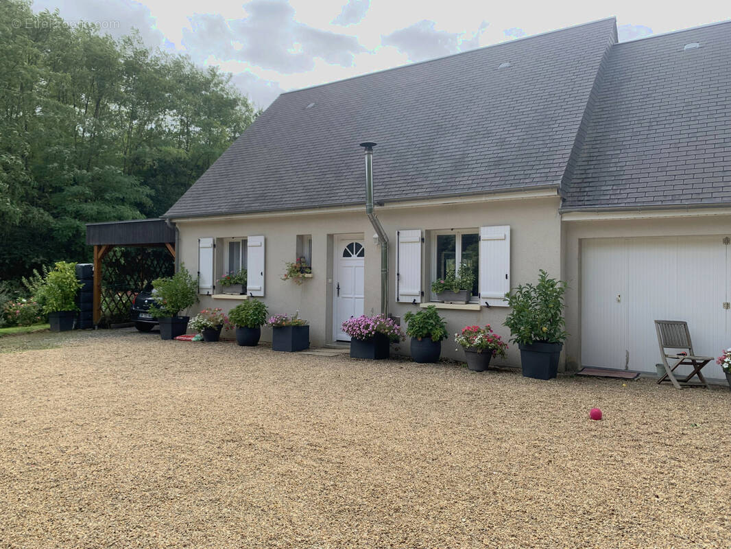 Maison à NAZELLES-NEGRON