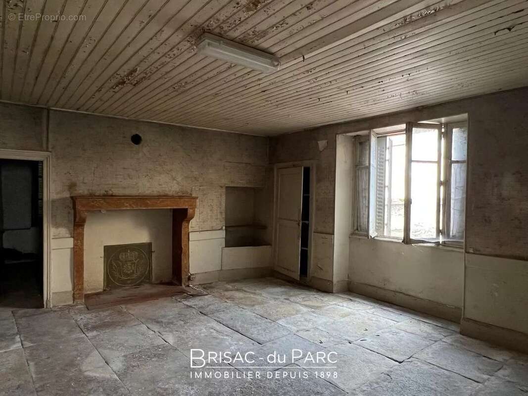 Maison à TIL-CHATEL