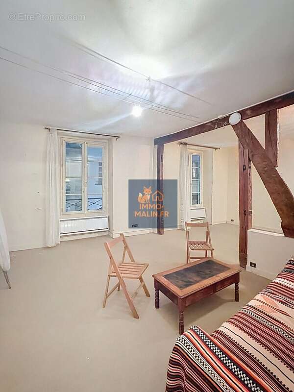 Appartement à PARIS-4E