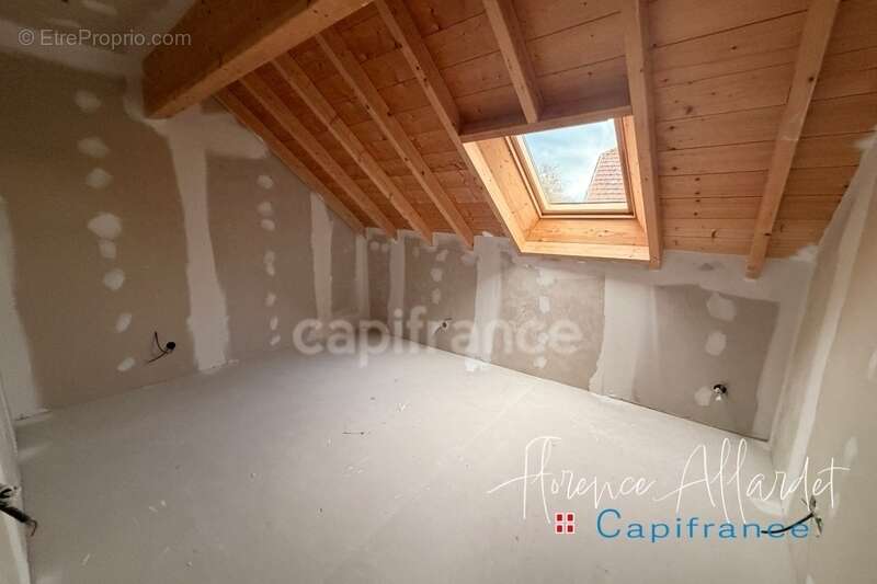 Appartement à SAINT-OFFENGE-DESSUS