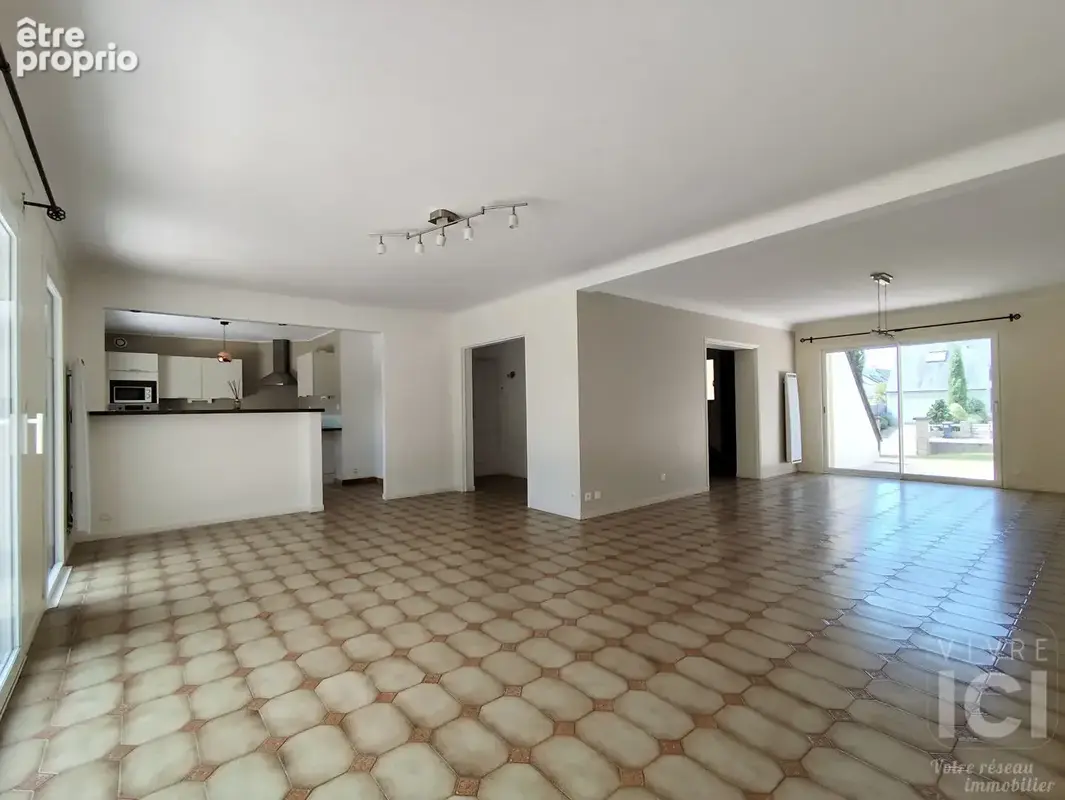 À vendre  maison 157 m², 5 chambres, en impasse, au calme absolu. - photo 7