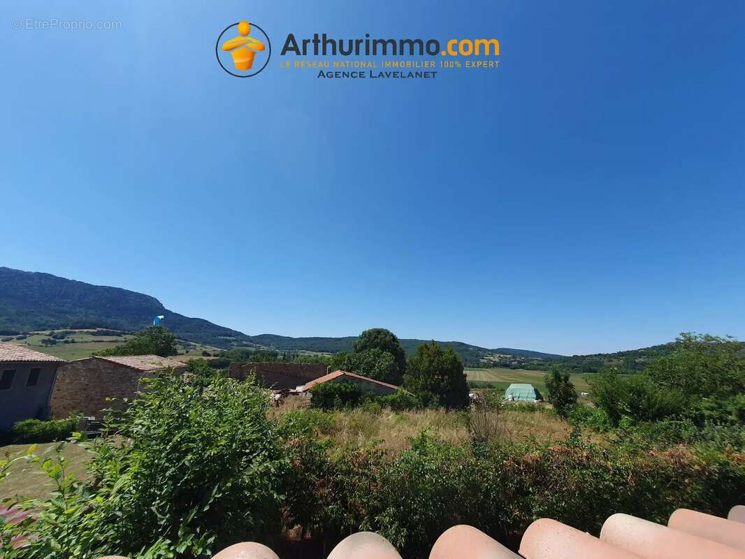 Magnifique maison de trois chambres dans une ancienne grange en pierre, avec jardin et terrasse sur le toit. - photo 11
