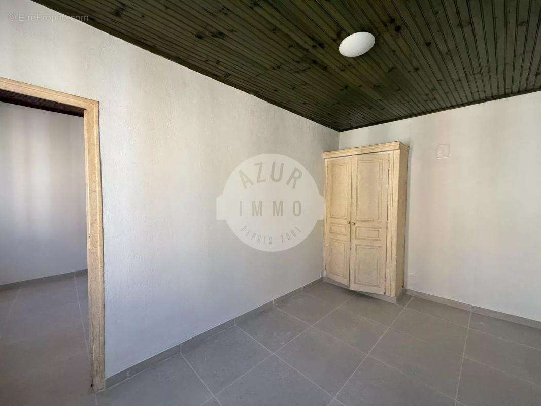 Appartement à ROQUEVAIRE
