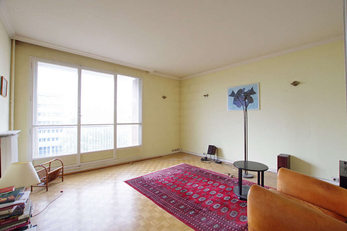 Appartement à PARIS-14E
