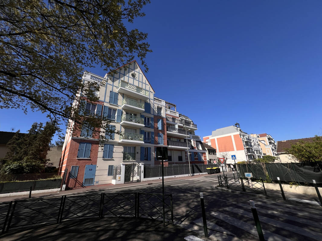 Appartement à LE BLANC-MESNIL