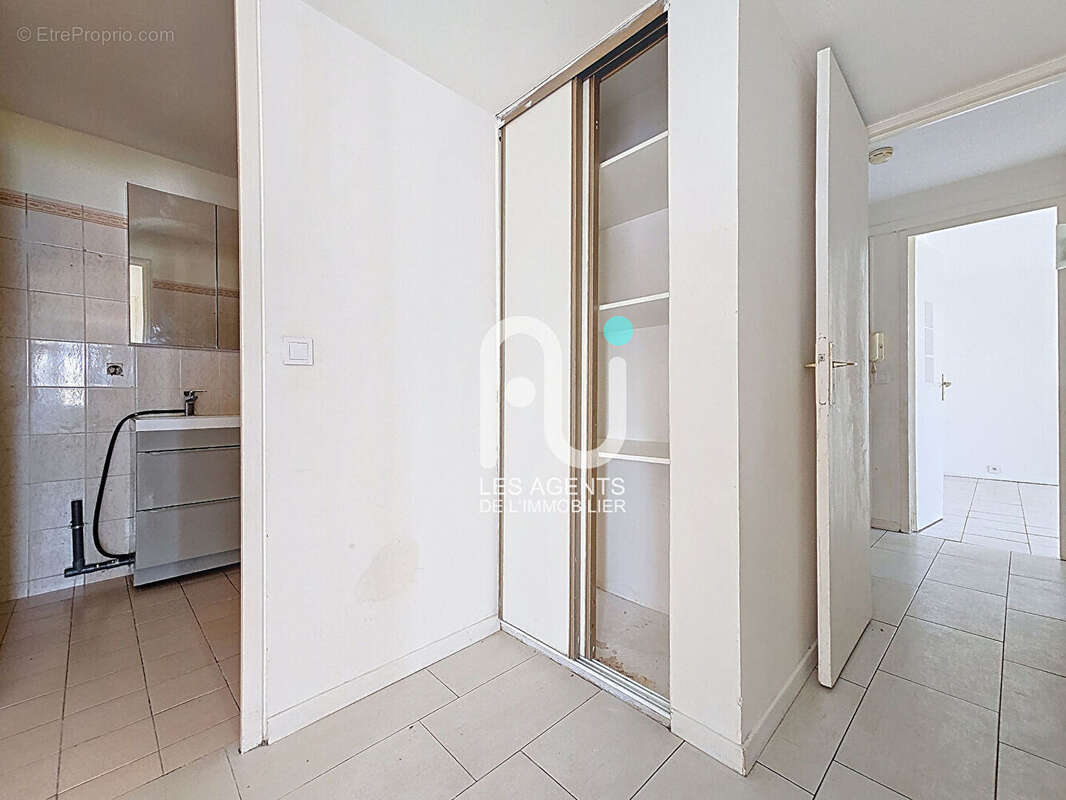 Appartement à VILLENEUVE-LA-GARENNE