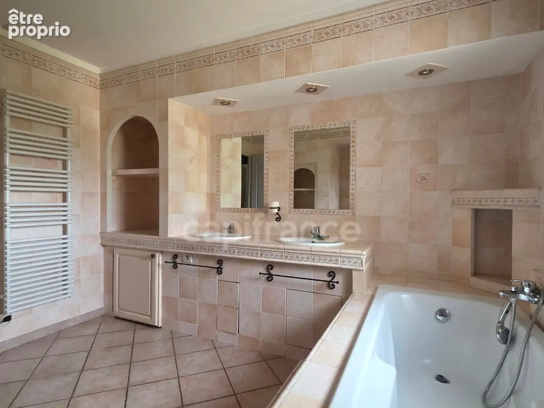 Maison à vendre de 200 m² avec piscine – Piégros-la-Clastre (26) - photo 13