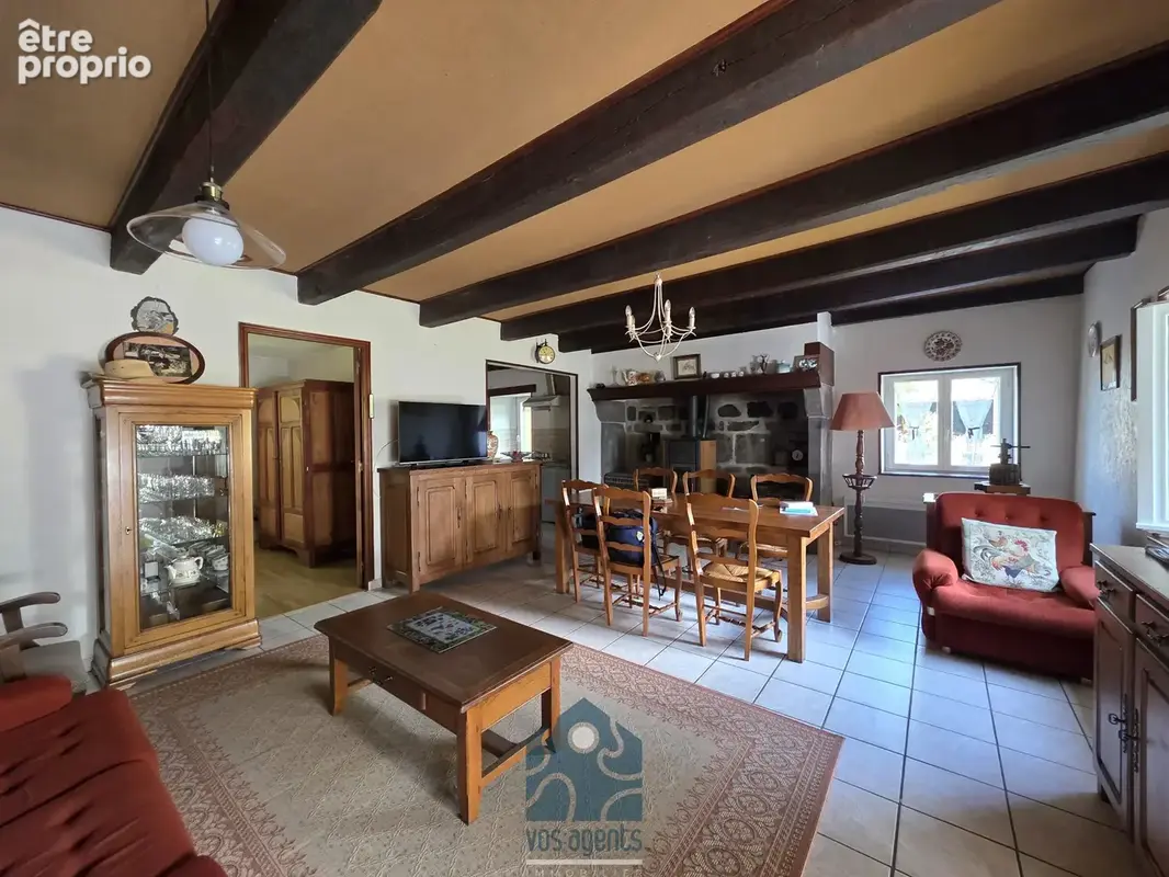 Longère huit pièces avec grange, annexes et terrain - photo 3
