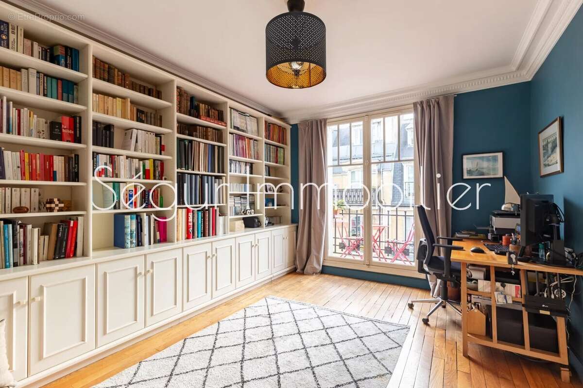 Appartement à PARIS-15E