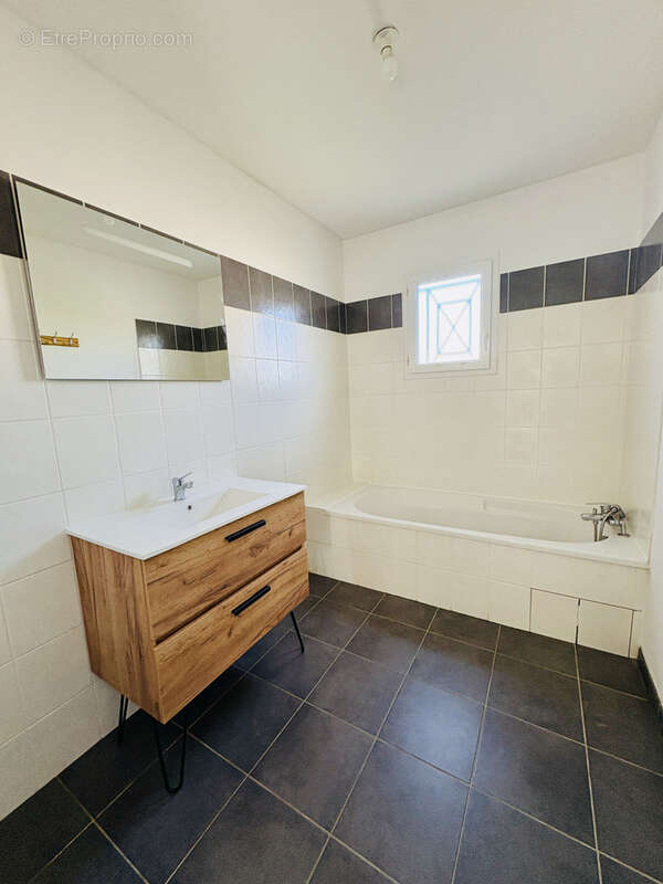 Maison à VILLEMOUSTAUSSOU