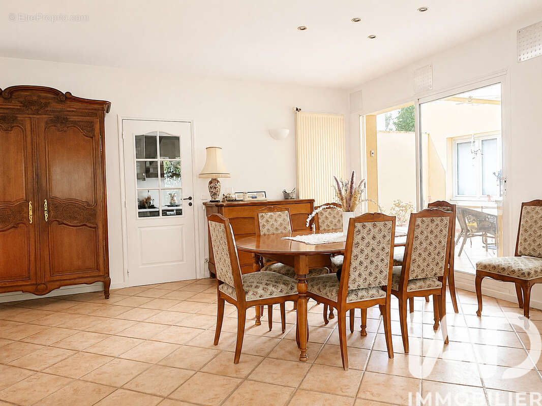 Maison 175 m² à Chaville  - photo 4