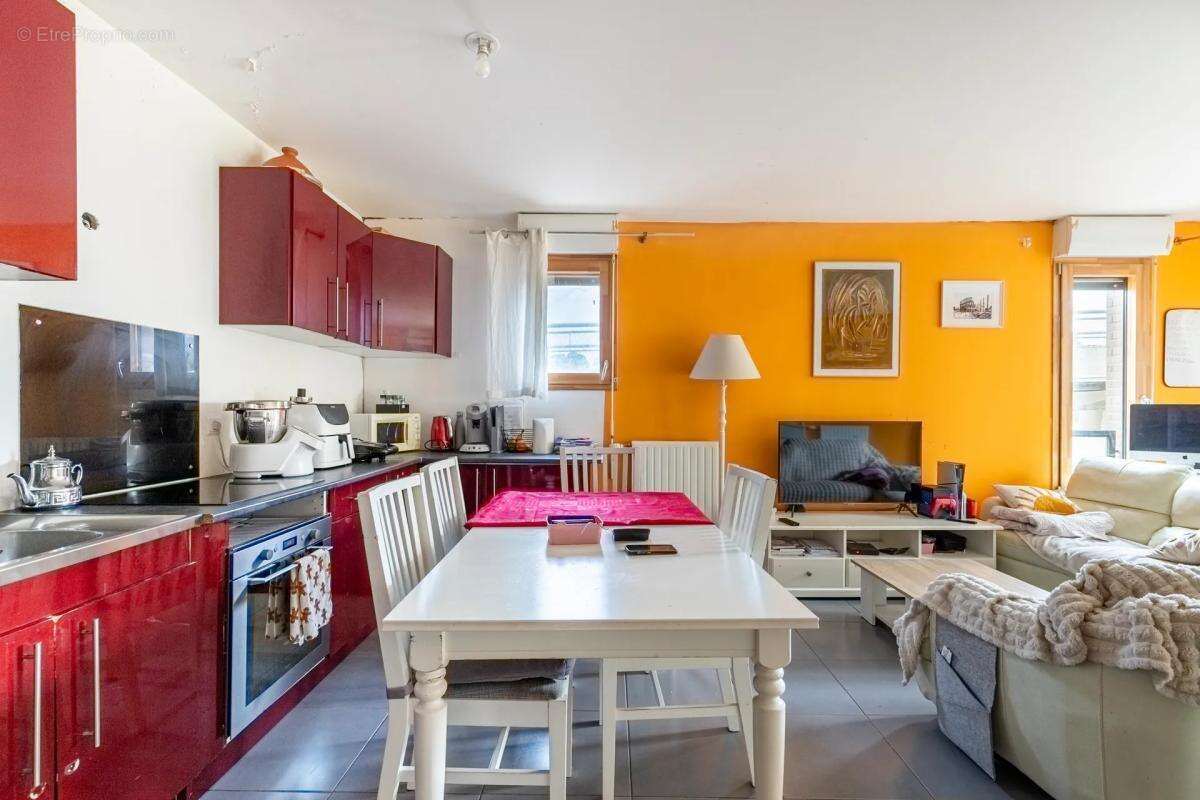 Appartement à AUBERVILLIERS