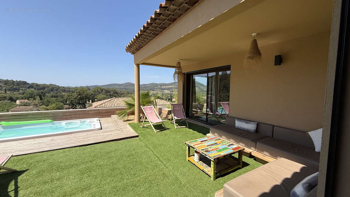 Maison à LE CASTELLET