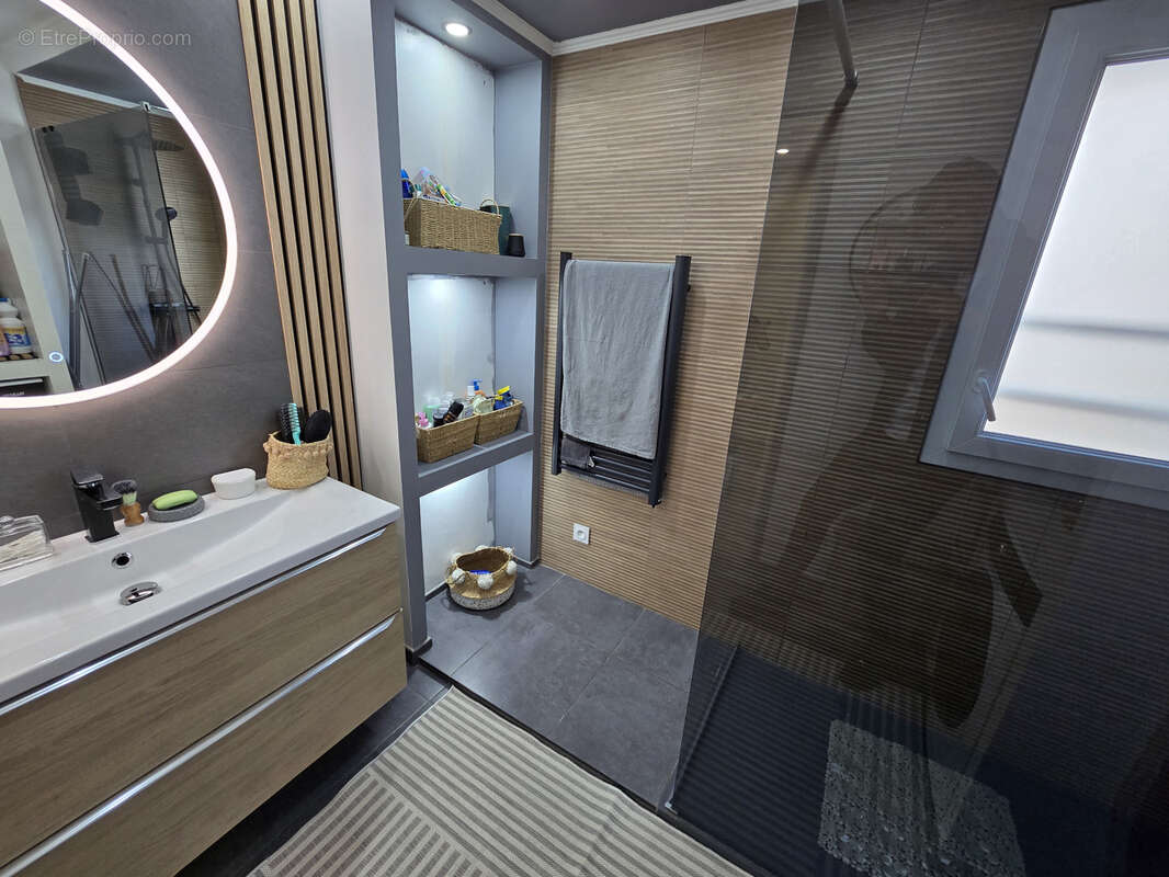 Appartement à SAINT-MARTIN-D&#039;HERES