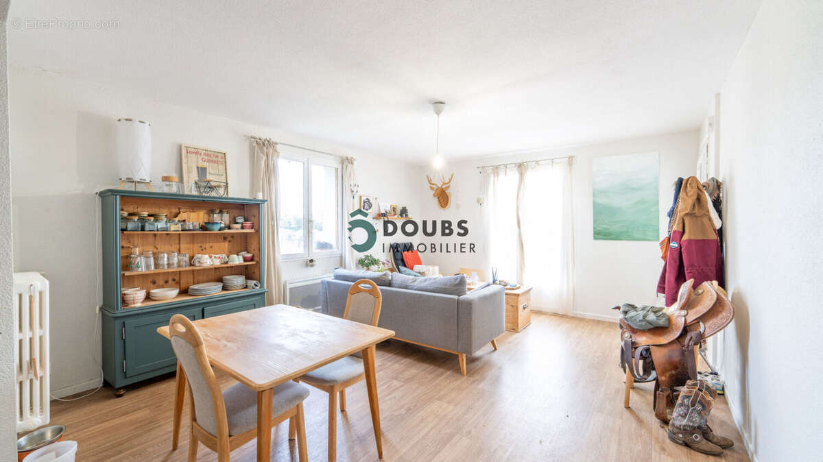 Maison à GUYANS-VENNES