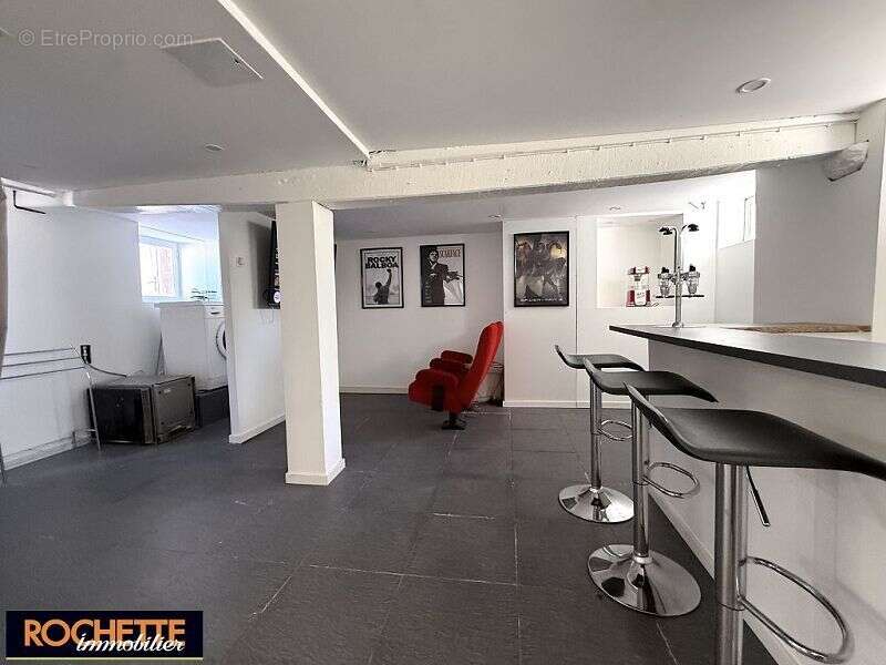 Maison 129 m² à Saint-Just-La-Pendue  - photo 4