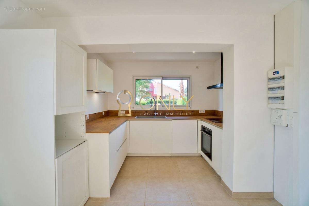 Reyrieux - Maison individuelle - 1110m² de terrain - 2 chambres - photo 9