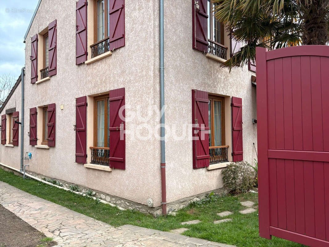 Maison à CHELLES