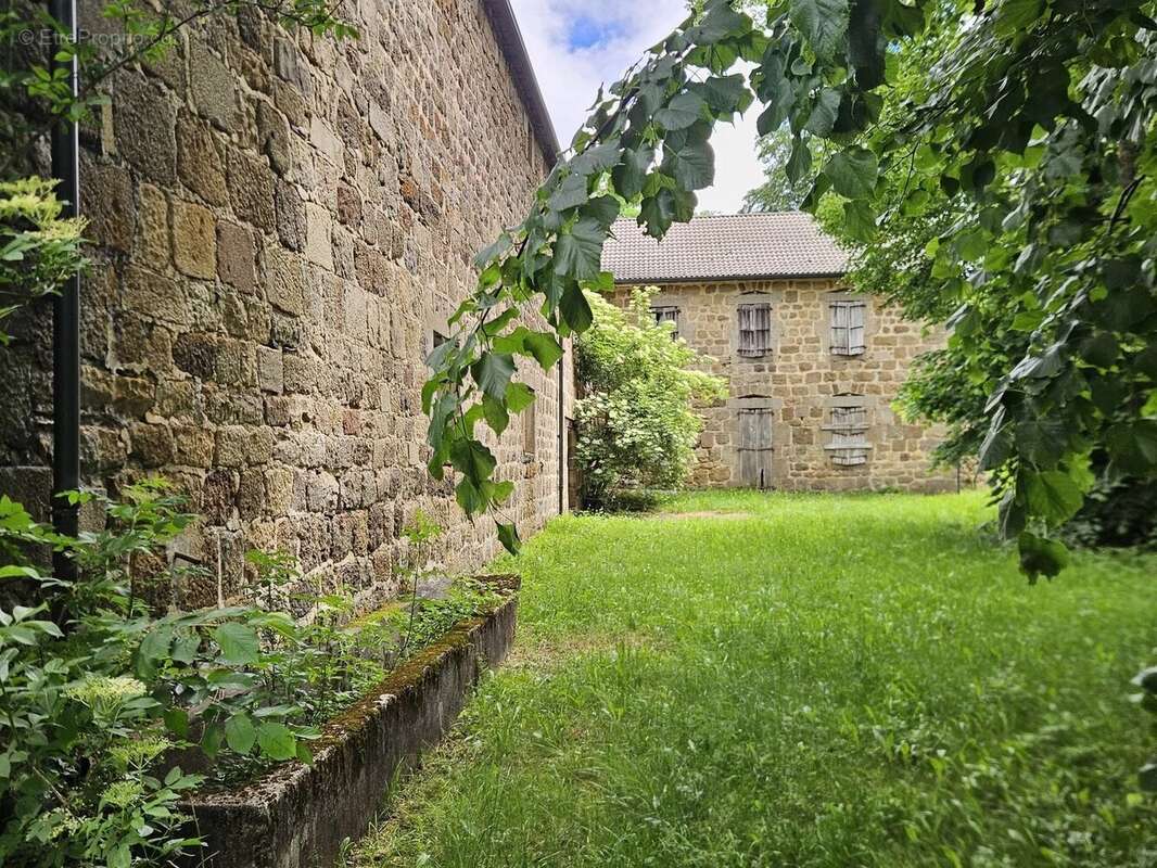 Maison à SAINT-AGREVE