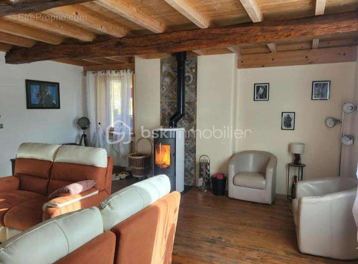 Maison à SAINT-DENIS-DE-CABANNE