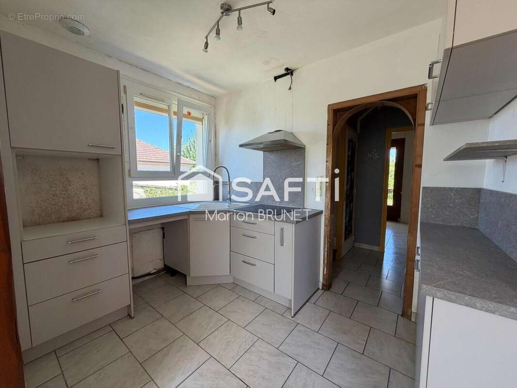 Maison 90 m² à Saint-Just-En-Chaussee  - photo 2