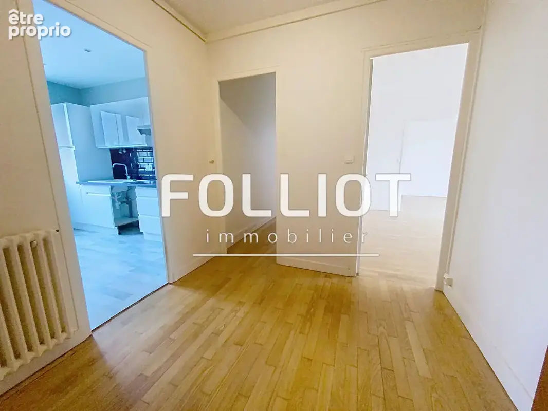 A VENDRE - Appartement lumineux T4 à FOUGERES - photo 6