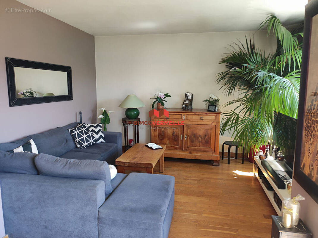Appartement à LA CELLE-SAINT-CLOUD
