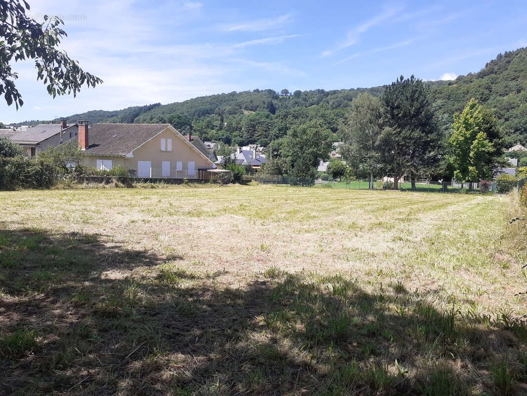 Rarissime !  Terrain constructible à proximité immédiate de toutes les commodités - photo 2