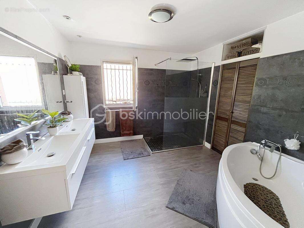 Villa de plain pied de 146m² sur parcelle de 1000m² - photo 15