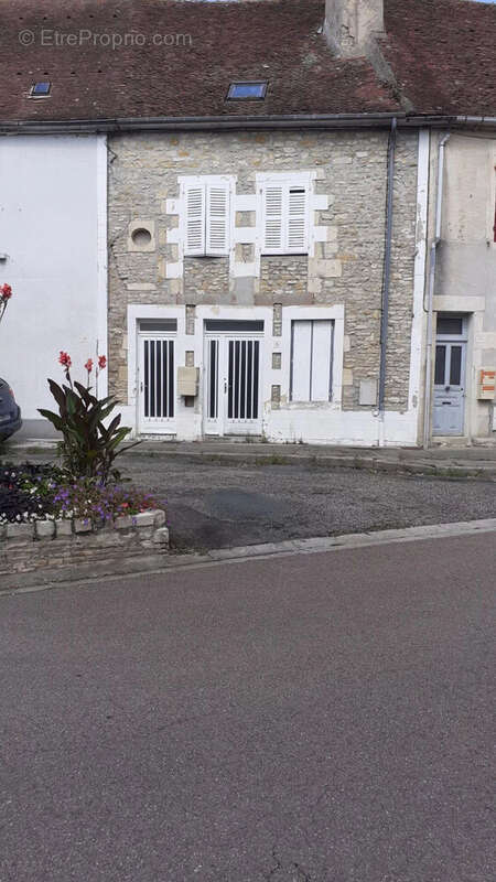 Appartement à SAINT-PIERRE-LE-MOUTIER