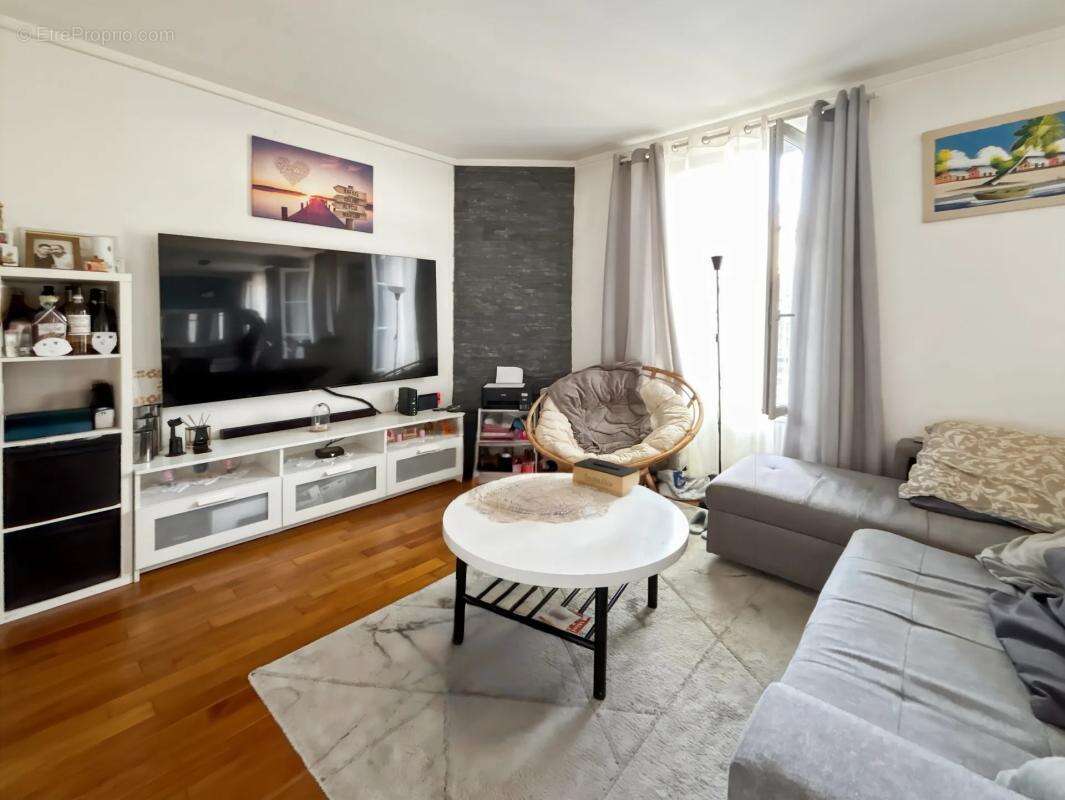 Appartement à CORBEIL-ESSONNES