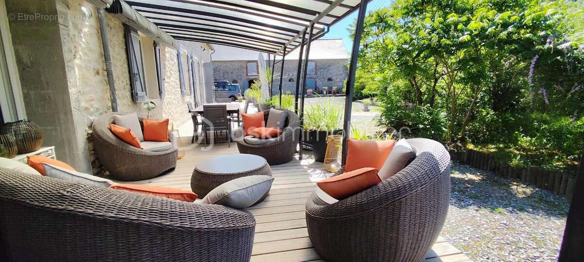 Maison Familiale de 174 m2 bien exposée avec piscine - photo 2