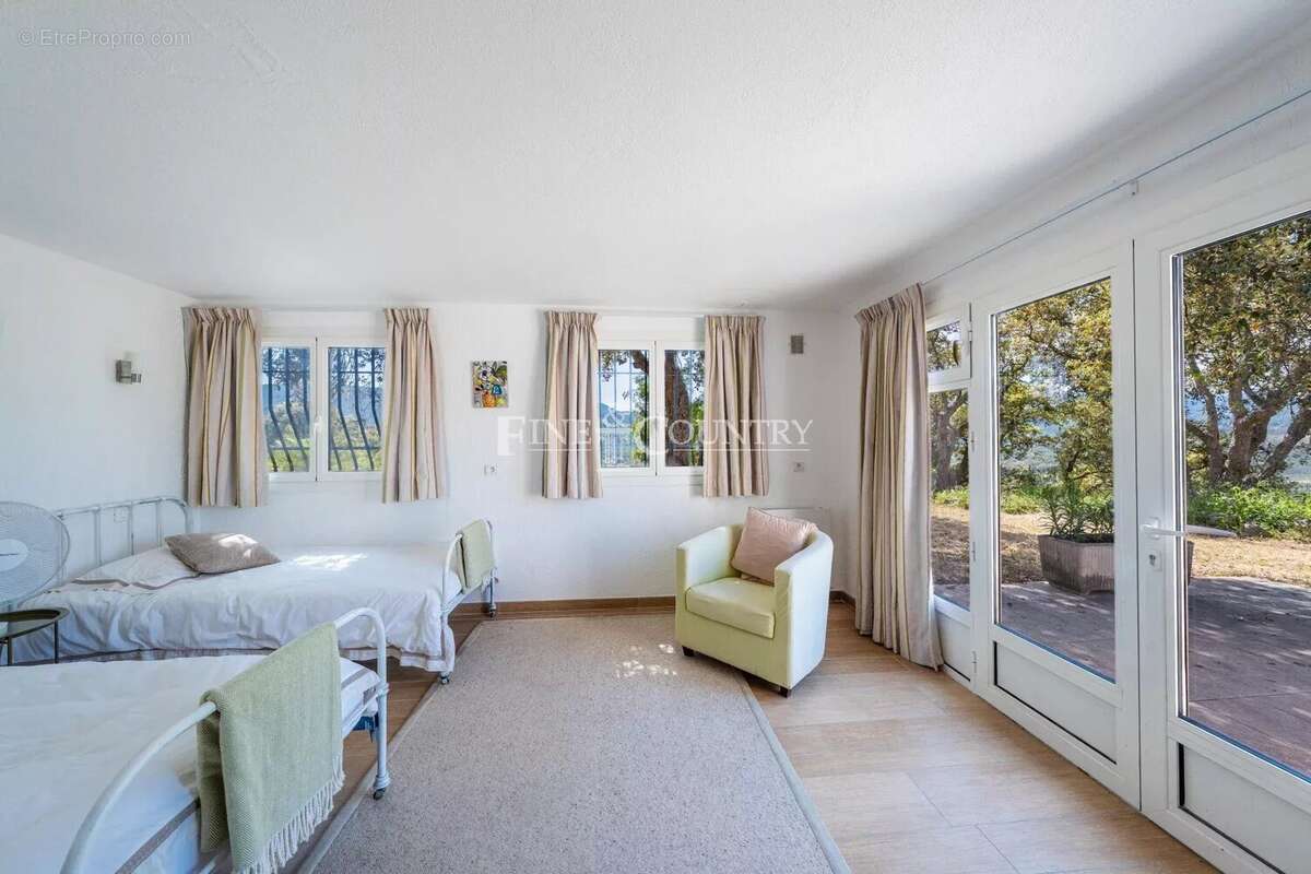 Maison à MANDELIEU-LA-NAPOULE
