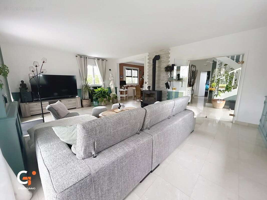 Maison à SAINT-PIERRE-DES-FLEURS