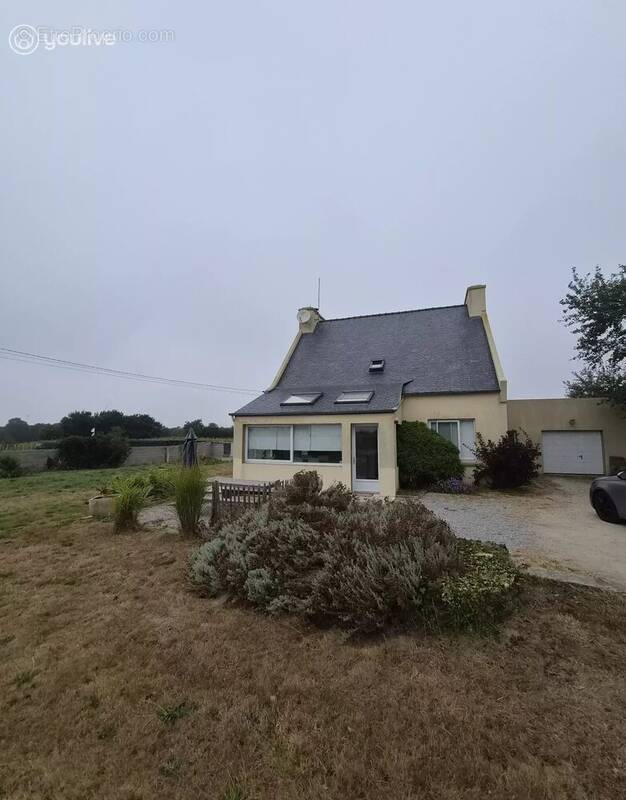 Maison à PLOUMOGUER