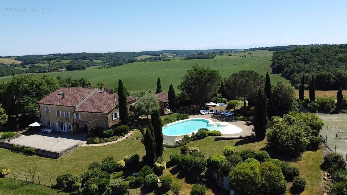 Maison à VIC-FEZENSAC